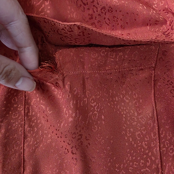 Ann Taylor Scarlet Button-Down‎ Blouse - Picture 5 of 7